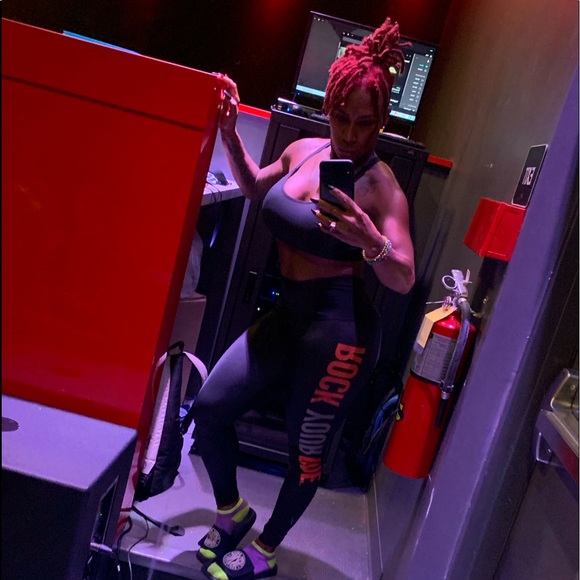 Meet your Posher, Brook - Picture 2 of 2